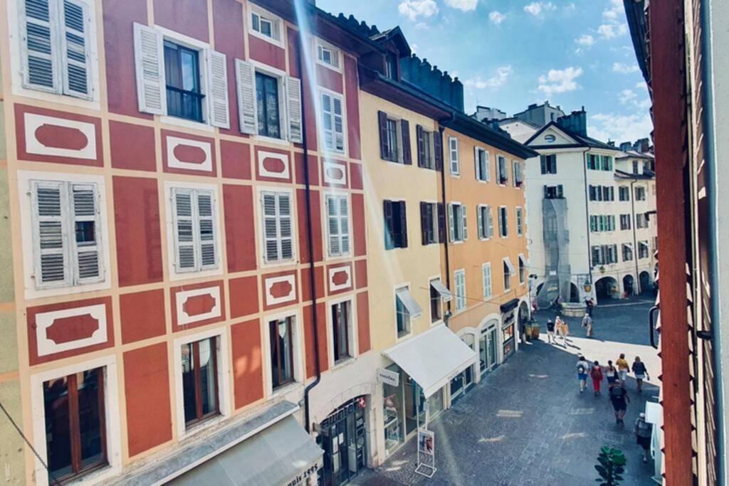 Le Carnot 2 Etoiles Hypercentre Vieille Ville Annecy Exterior photo